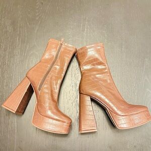 Forever 21 Tan Heeled Boots